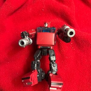 Transformers Generations War for Cybertron Earthrise Deluxe Cliffjumper